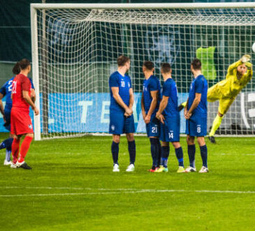 yTAkJ8.Football-betting2